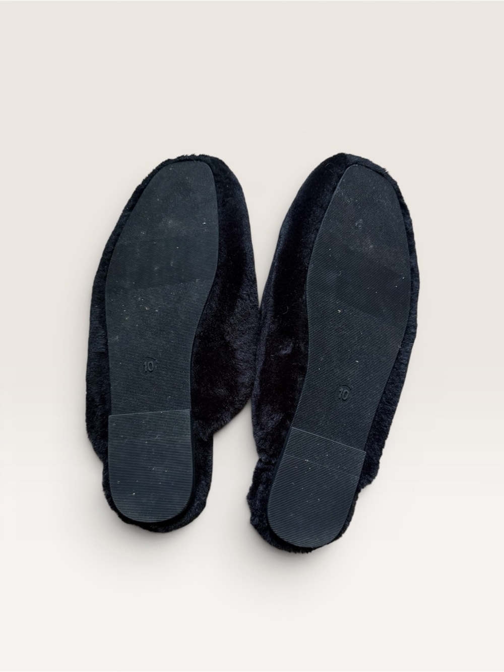 Universal Thread Faux Fur Mule Slippers Black Size 10 Quiet Luxury - Picture 4 of 5